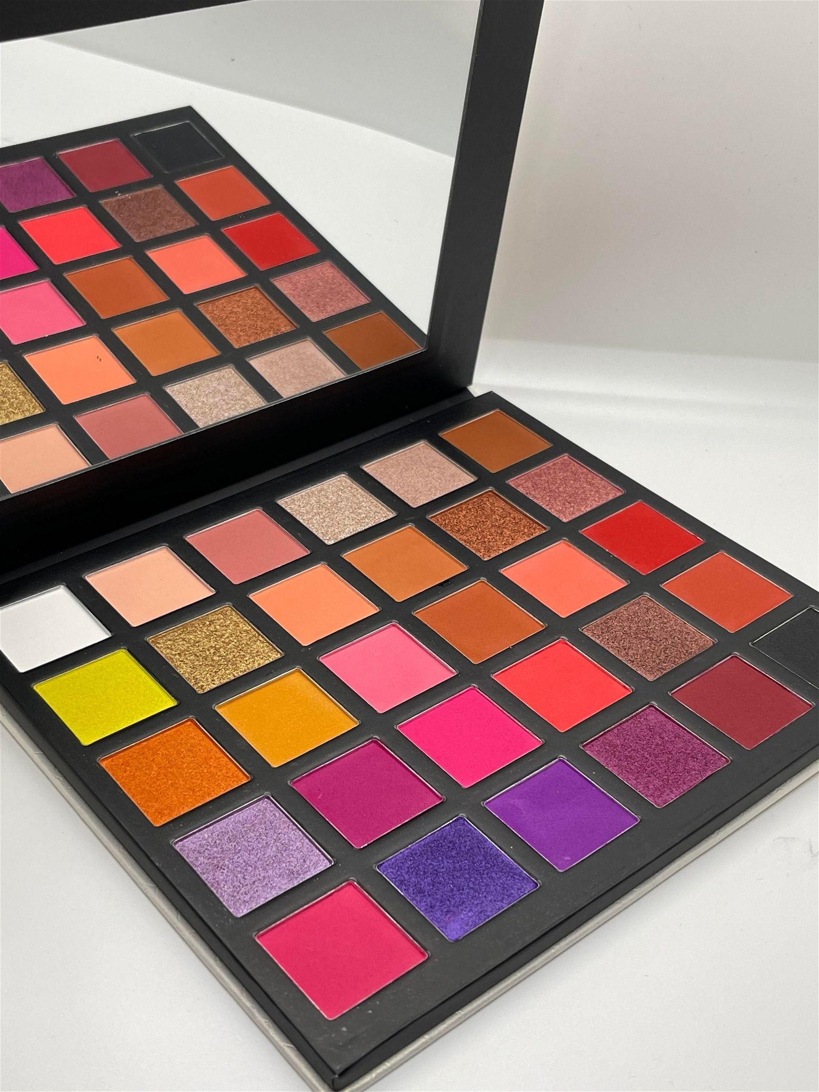 La Perla - Diamond BeBe Cosmetics